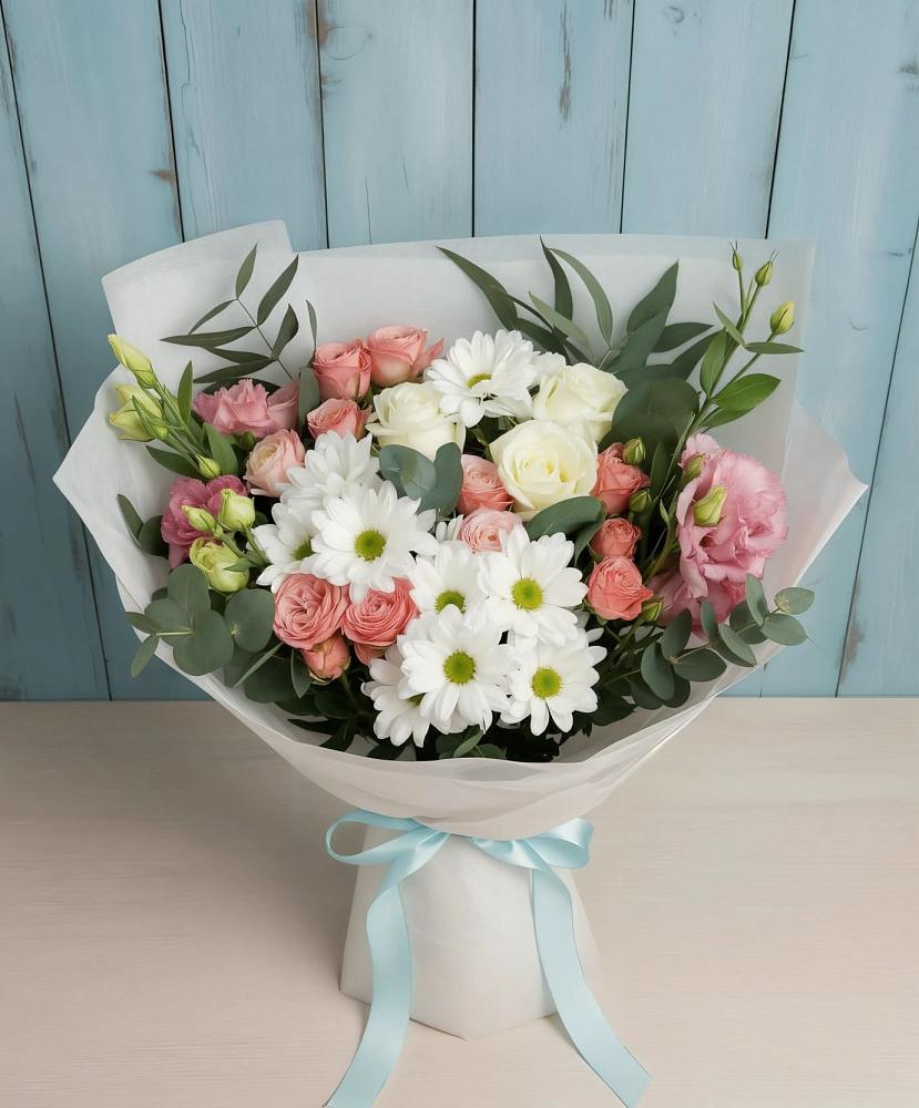 Букет цветов из: Розы, Лизиантусы и Хризантемы в Гатчину