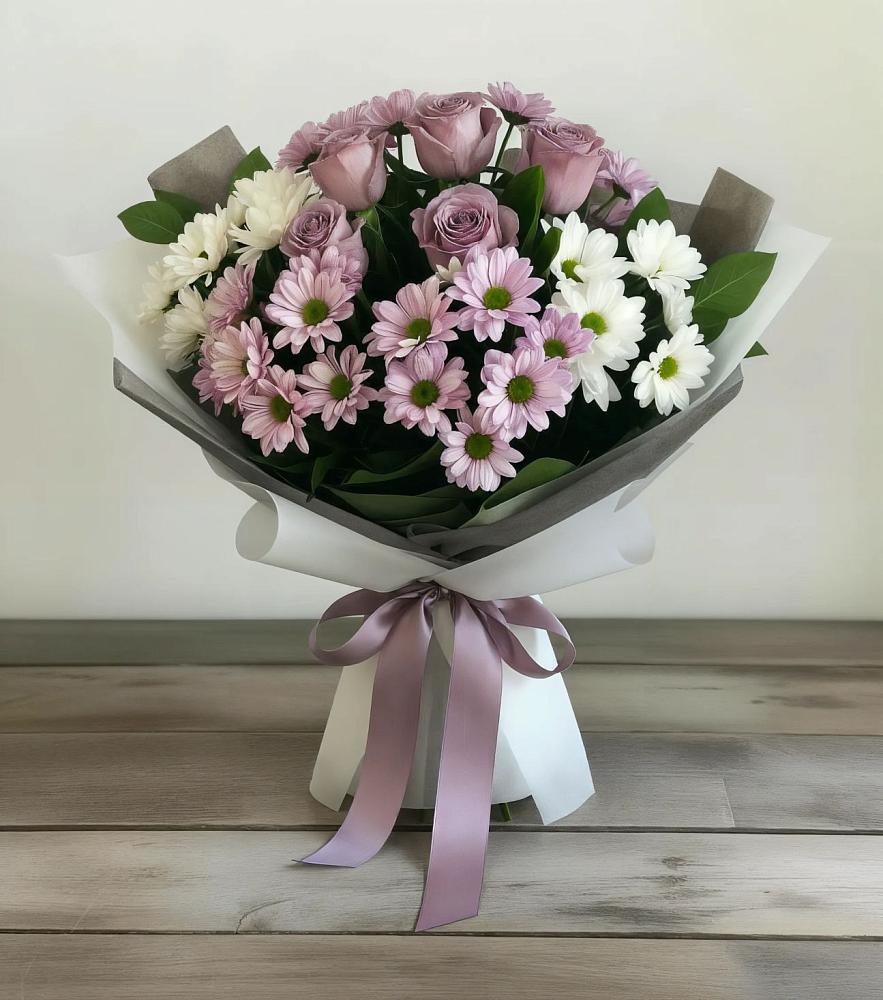 Букет цветов из: Хризантемы и Розы в Гатчину