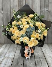 Букет цветов из:  Розы и Лизиантусы в Гатчину