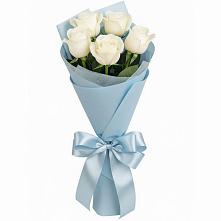 Букет 5 Белых роз Проуд в Гатчину