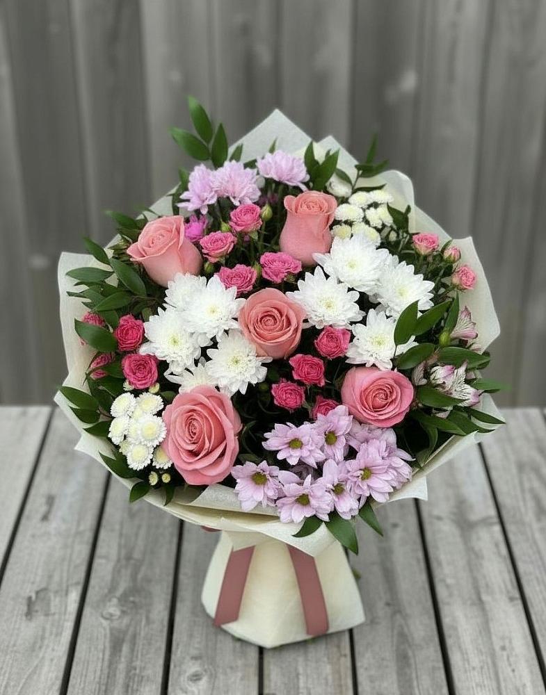 Букет цветов из: Альстромерии, Гвоздики, Розы и Хризантемы в Гатчину
