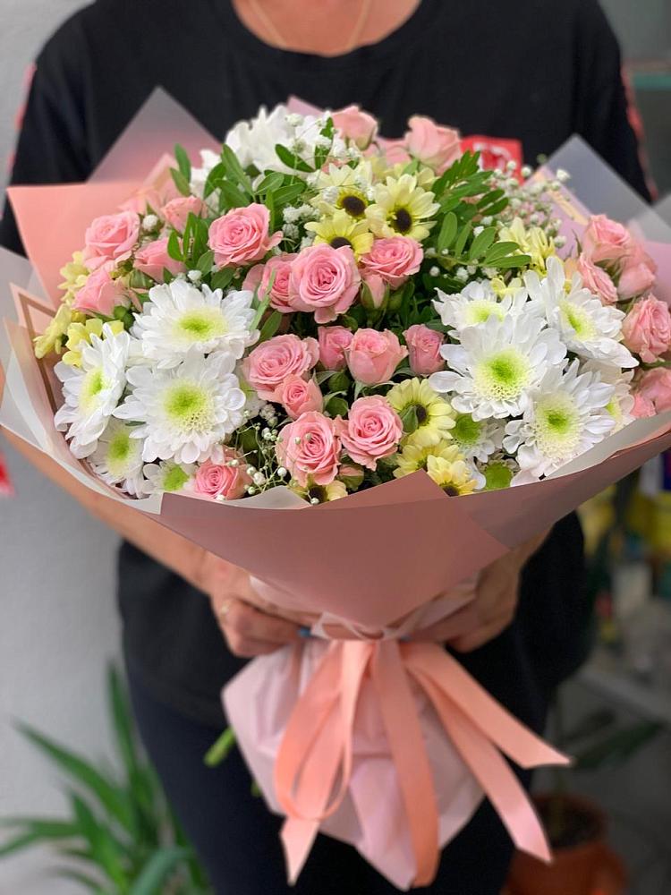 Букет цветов из: Розы и Хризантемы в Гатчину