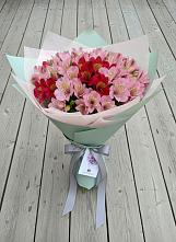 Букет цветов из:  Альстромерии в Гатчину