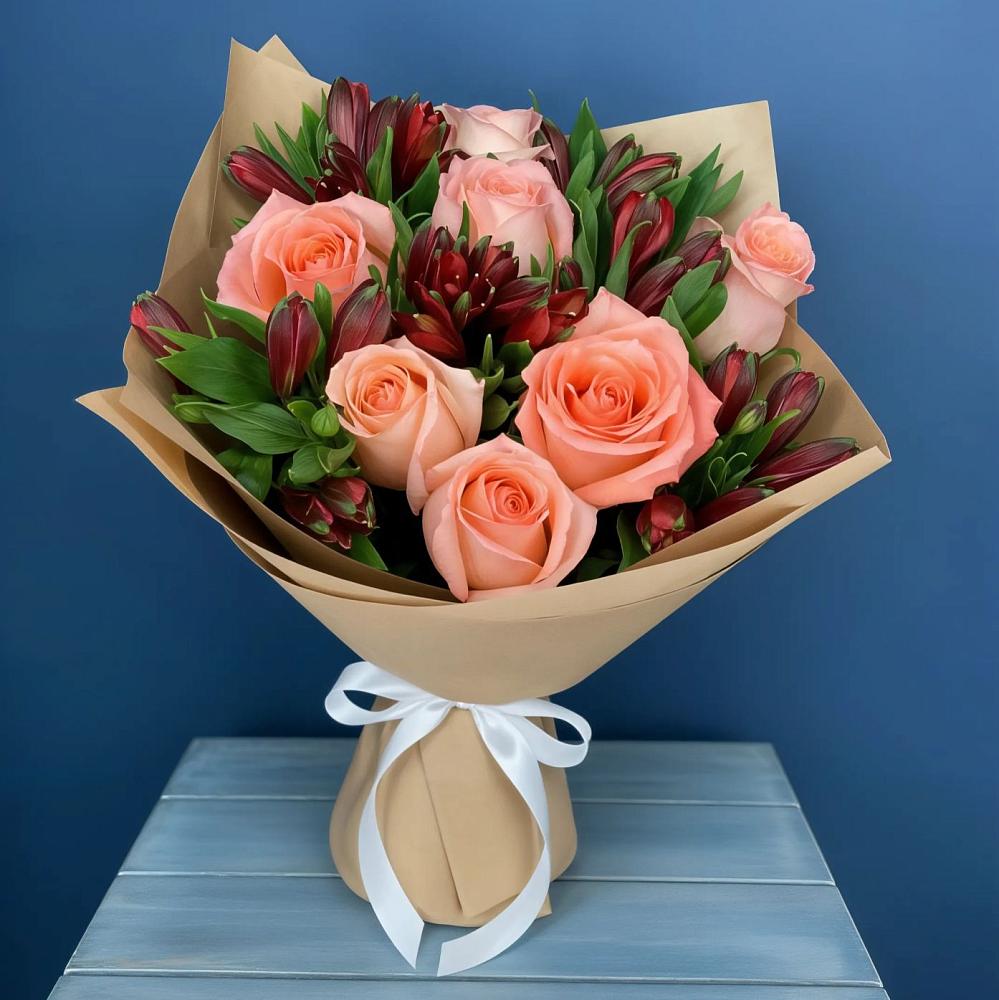 Букет цветов из: Розы и Альстромерии в Гатчину