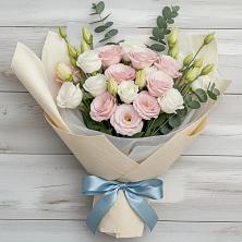 Букет цветов из:  Лизиантусы в Гатчину