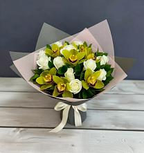 Букет цветов из:  Орхидеи и Розы в Гатчину