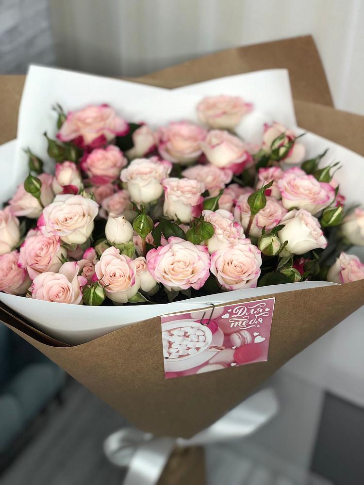 Букет цветов из: Розы в Гатчину