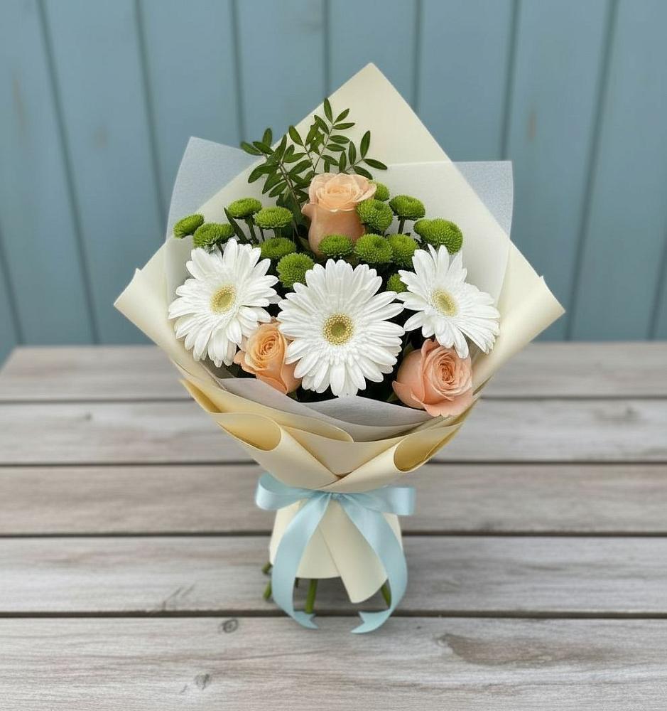 Букет цветов из: Герберы, Розы и Хризантемы в Гатчину