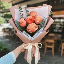 Букет цветов из:  Розы в Гатчину