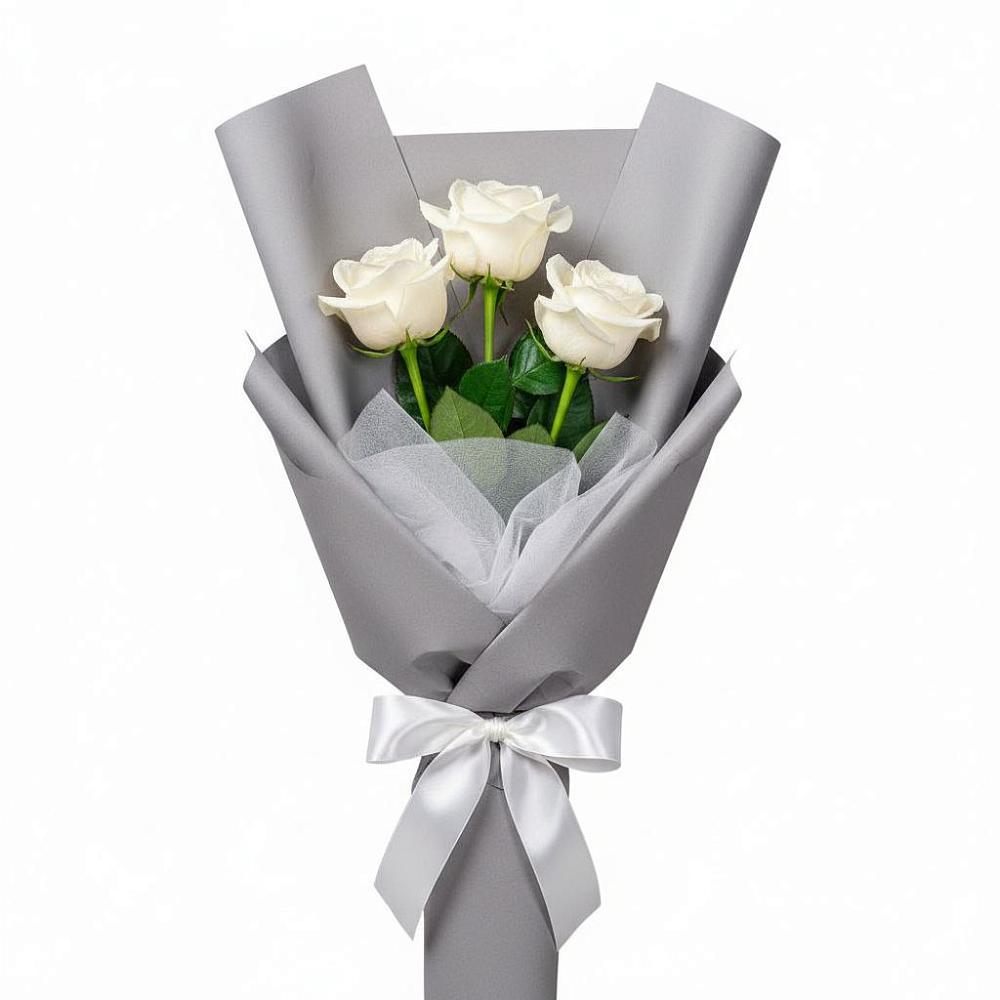 Букет 3 белые розы в Гатчину