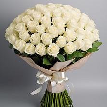 Букет 101 беля роза Белоснежка в Гатчину