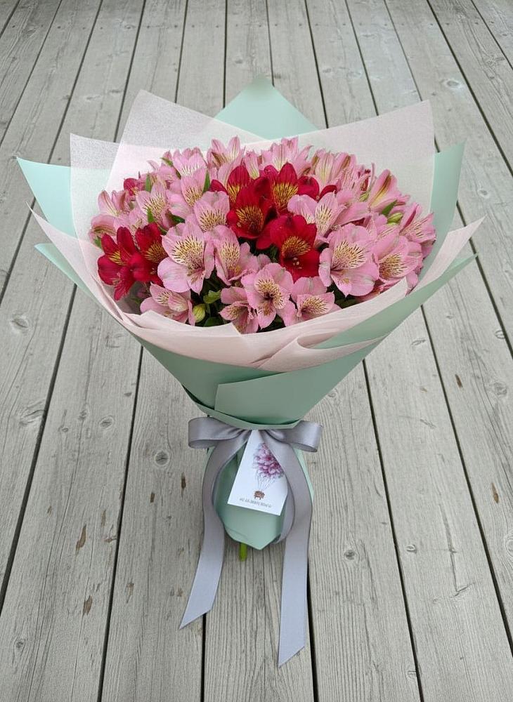 Букет цветов из: Альстромерии в Гатчину