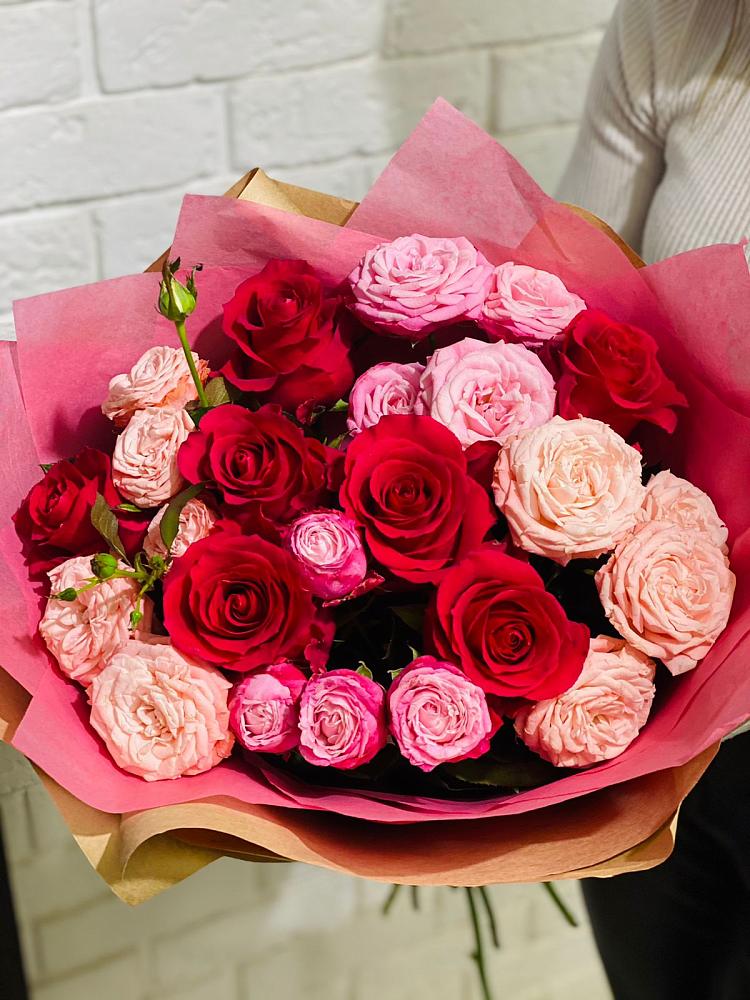 Букет цветов из: Розы в Гатчину