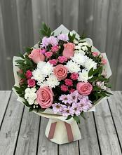 Букет цветов из:  Альстромерии, Гвоздики, Розы и Хризантемы в Гатчину
