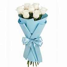 Букет 7 белых роз Проуд в Гатчину