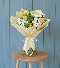 Букет цветов из:  Хризантемы и Розы в Гатчину