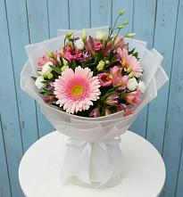 Букет цветов из:  Герберы, Альстромерии и Лизиантусы #REPLACE_PRED# Гатчину