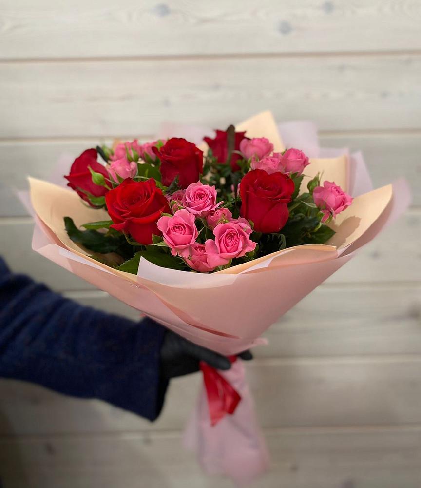 Букет цветов из: Розы в Гатчину
