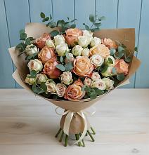 Букет цветов из:  Альстромерии и Розы в Гатчину