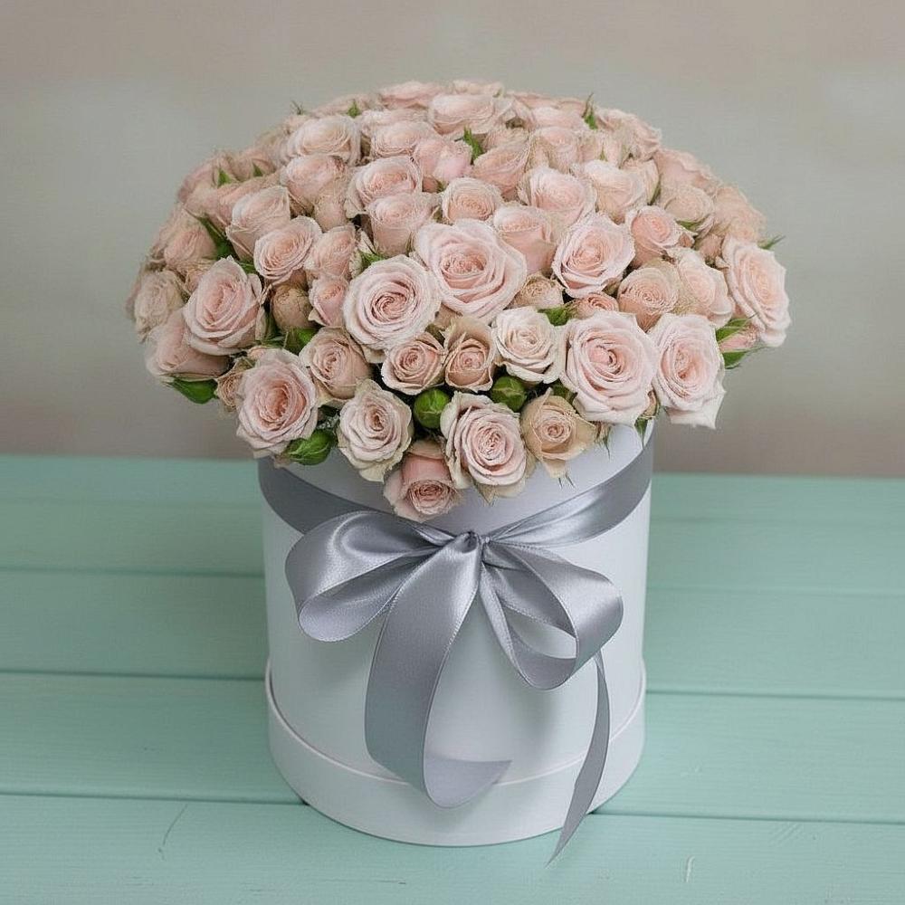 Цветочная композиция из Розы в шляпной коробке в Гатчину