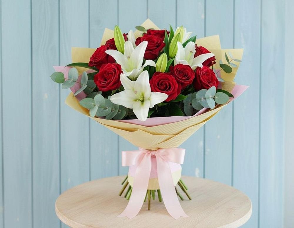 Букет цветов из: Лилии и Розы в Гатчину